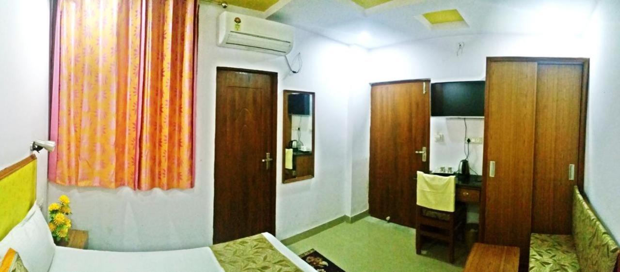 Airport Sky Inn Homestay 자이푸르 외부 사진